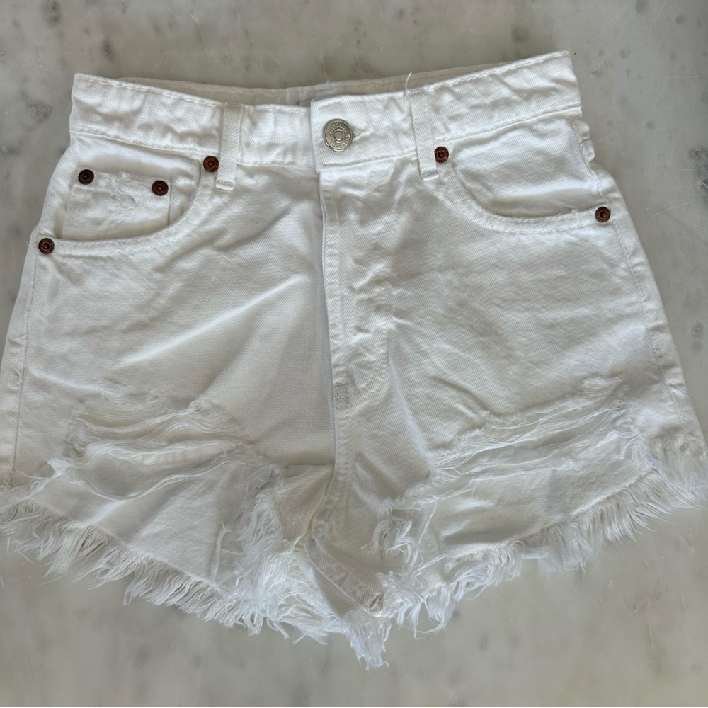Zara White Shorts NWOT Size 2